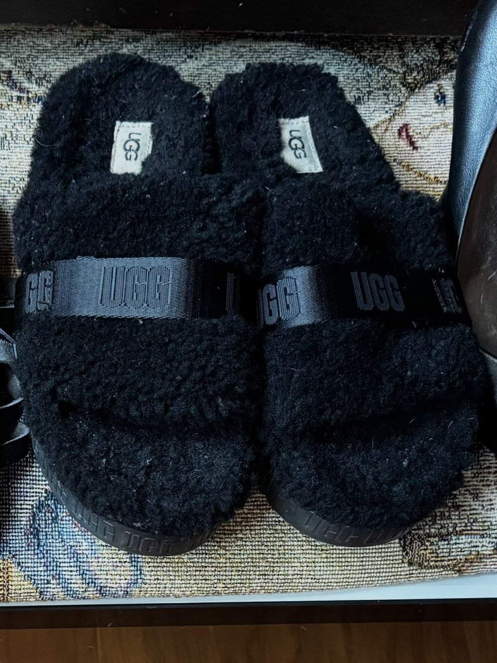 UGG Fluffita Slide Fleece Platform Slipper Slide-on Black womens size 9